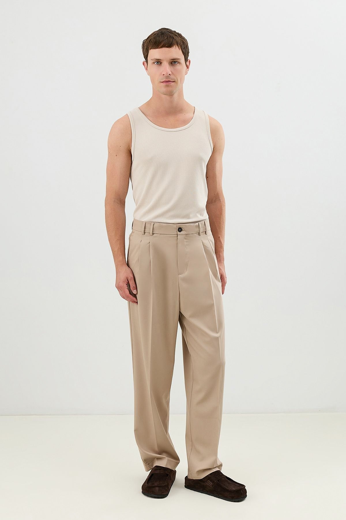 Pleated Relaxed-Fit Men's Pants