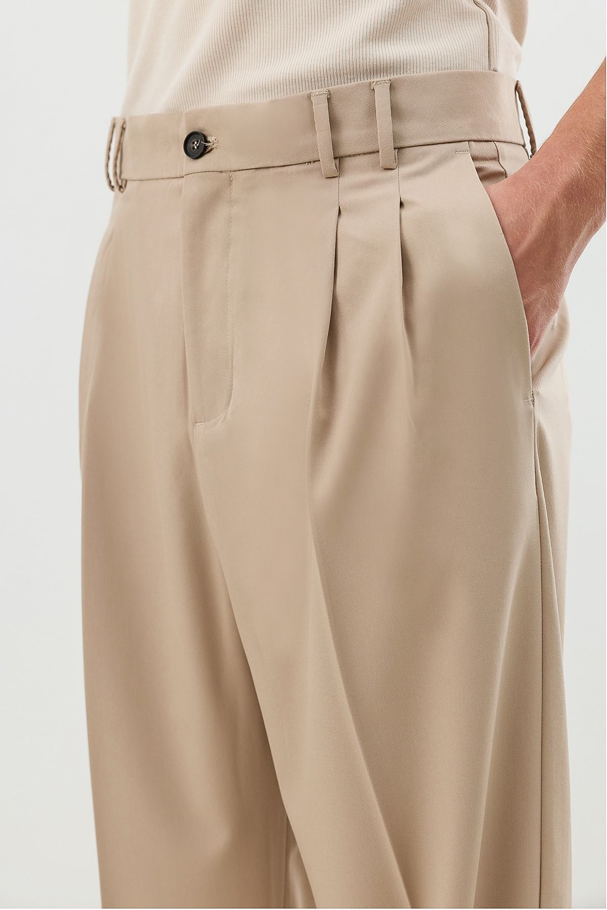 Pleated Relaxed-Fit Men's Pants