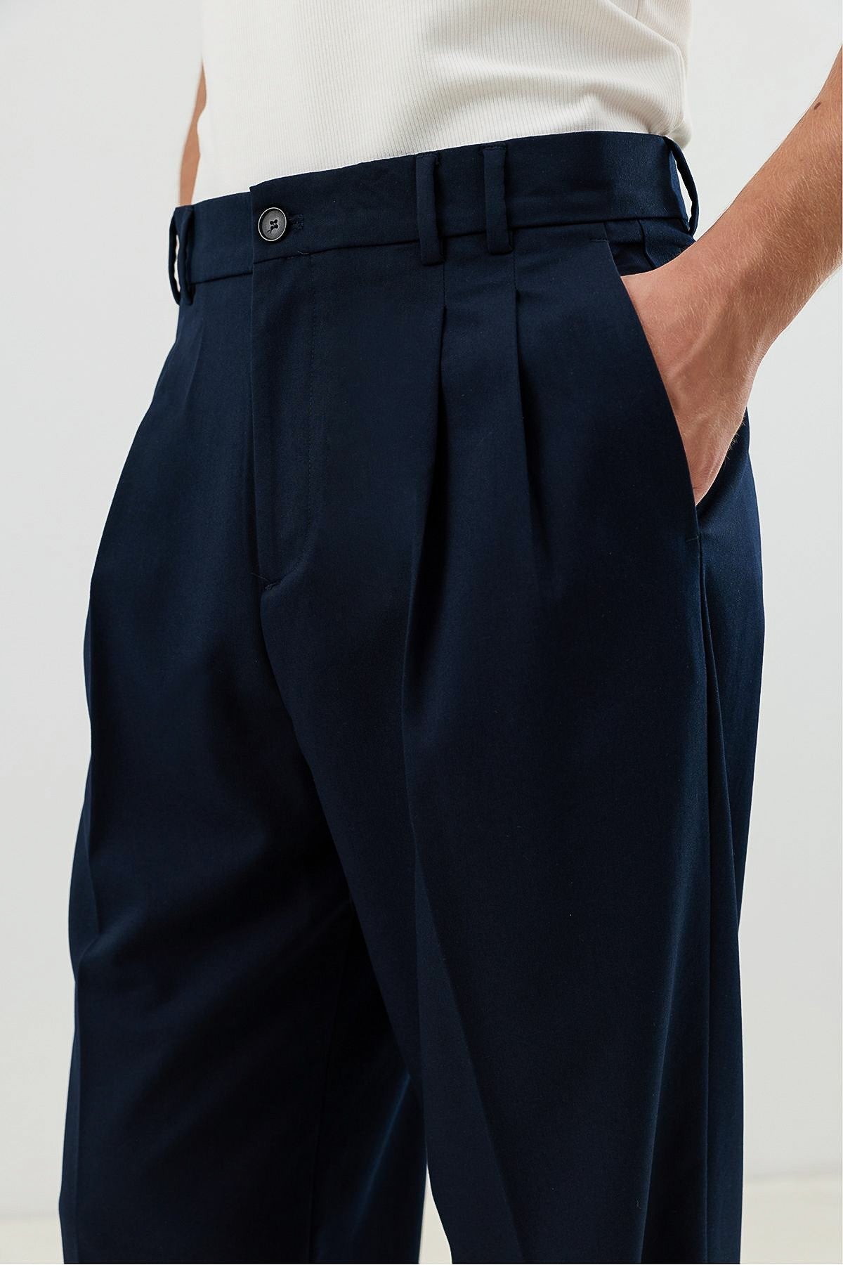 Pleated Relaxed-Fit Men's Pants