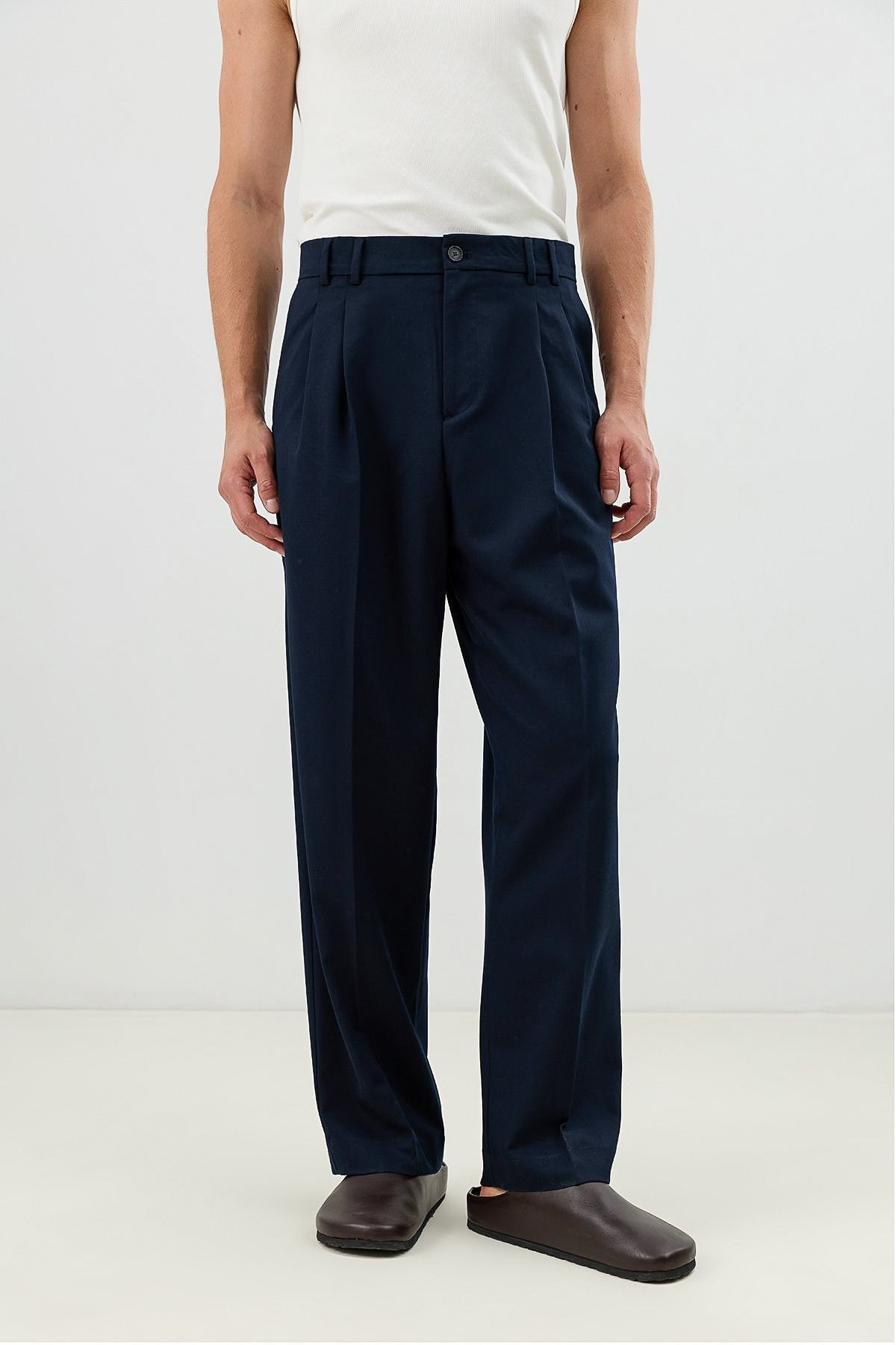 Pleated Relaxed-Fit Men's Pants