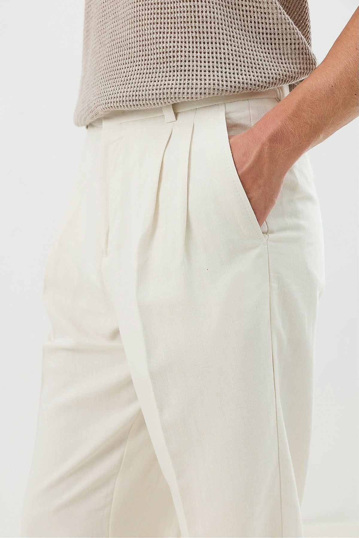 Men's Pleated Pants with Linen Blend