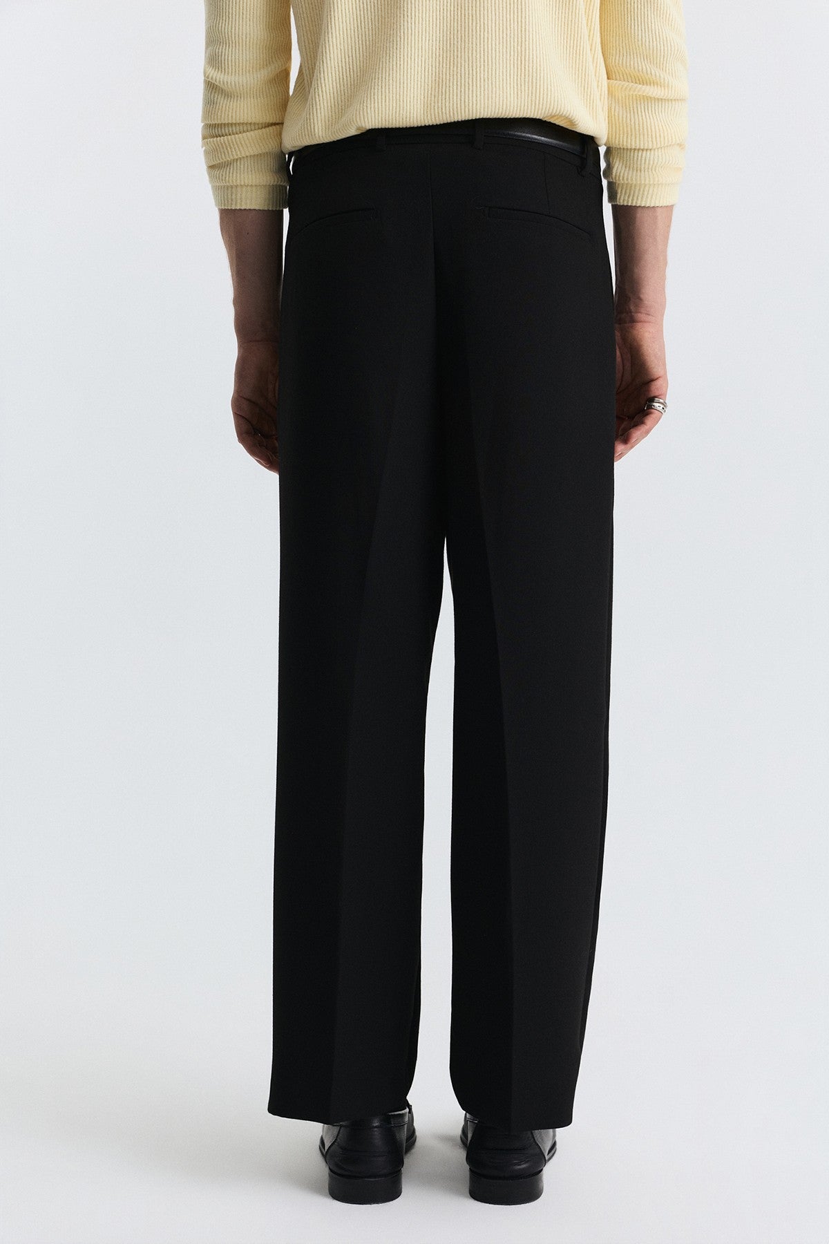 Relaxed Pleated Pants