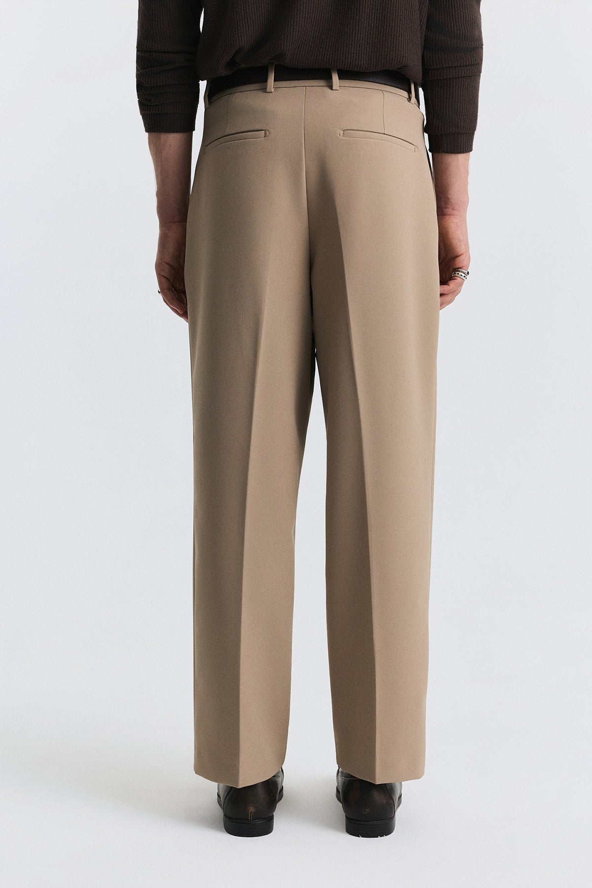 Relaxed Pleated Pants