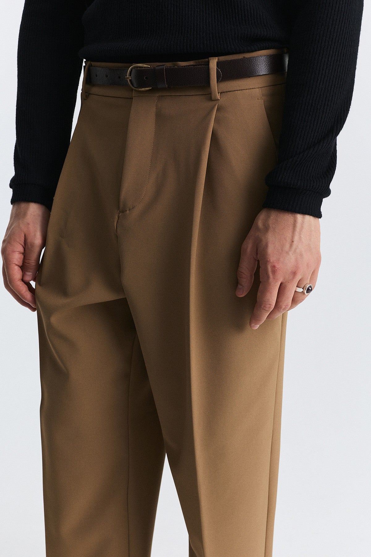 Relaxed Pleated Pants