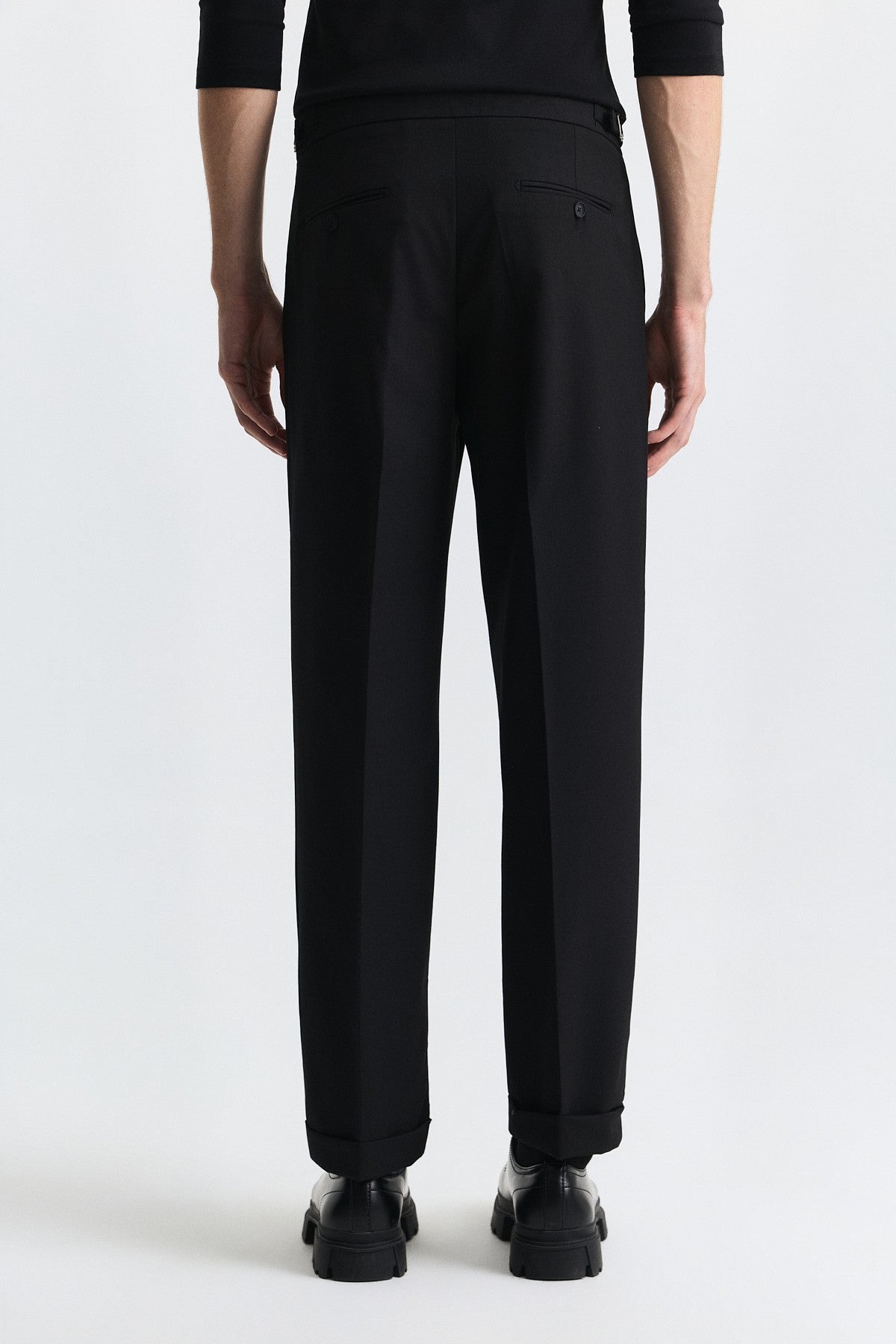 Relaxed-Fit Wool-Blend Pleated Pants