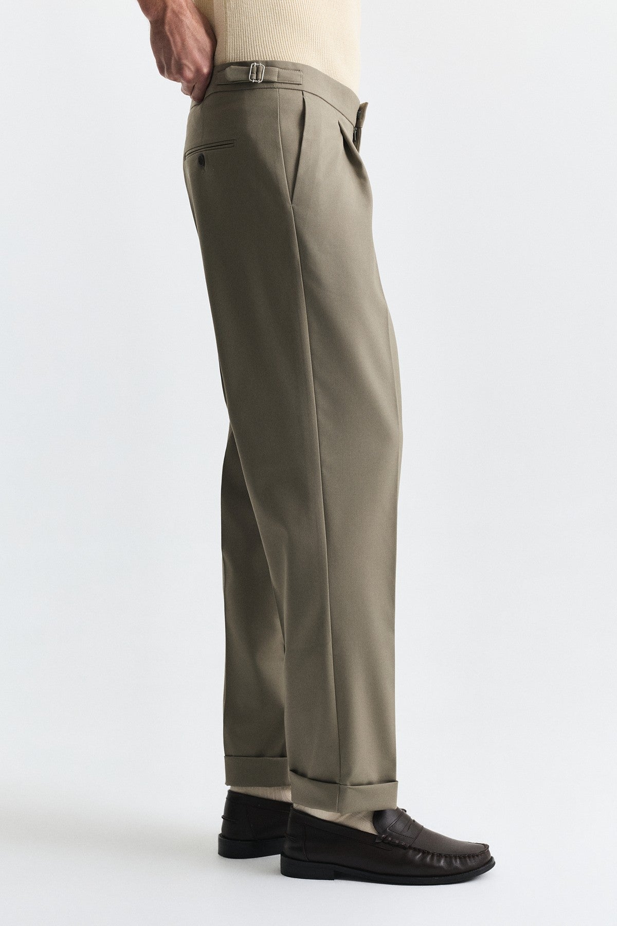 Relaxed-Fit Wool-Blend Pleated Pants