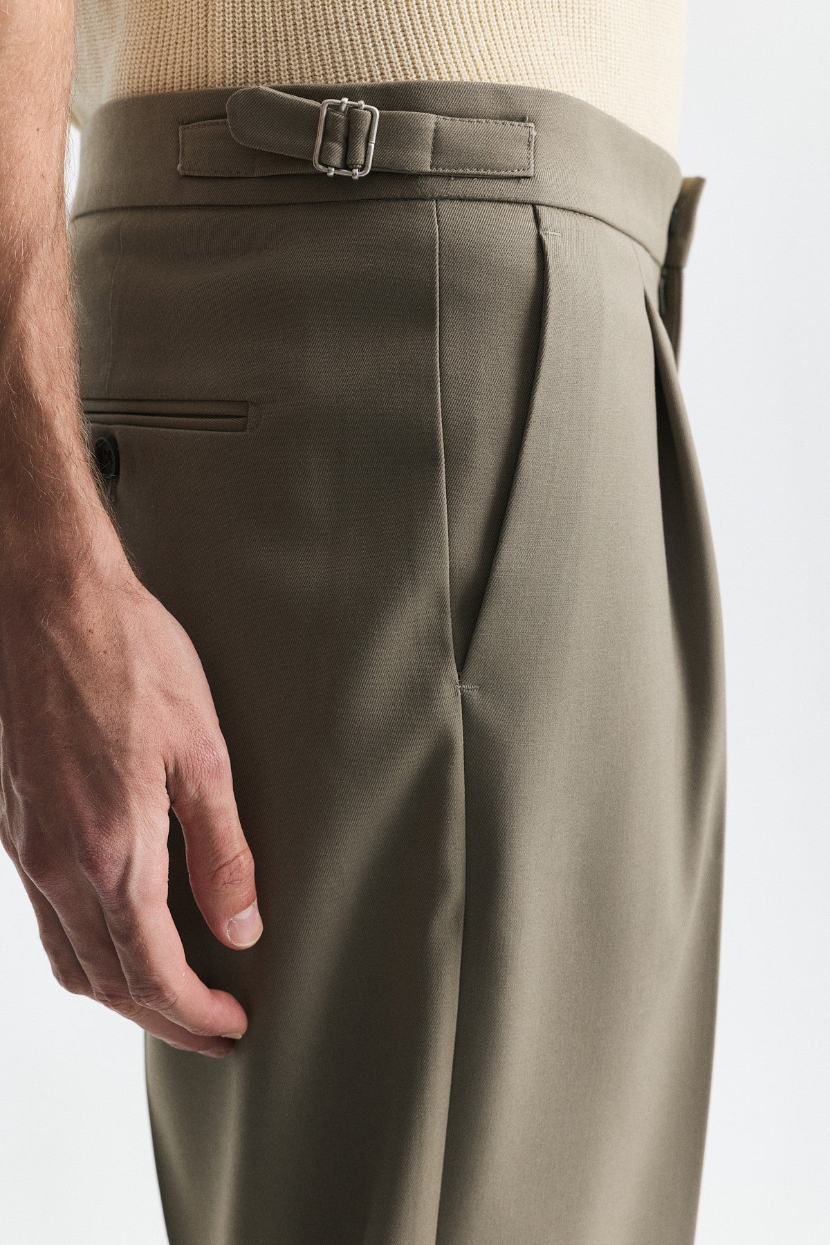 Relaxed-Fit Wool-Blend Pleated Pants