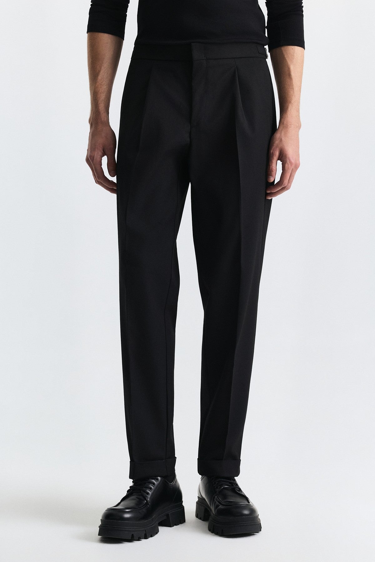 Relaxed-Fit Wool-Blend Pleated Pants