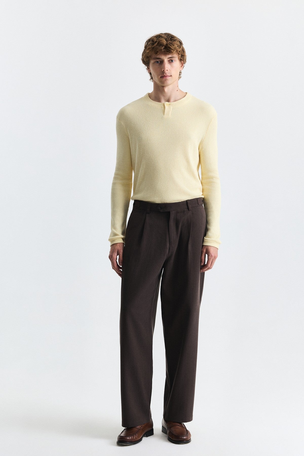 Relax Fit Pleated Pants