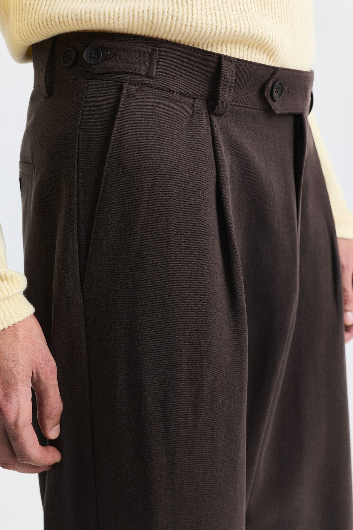 Relax Fit Pleated Pants