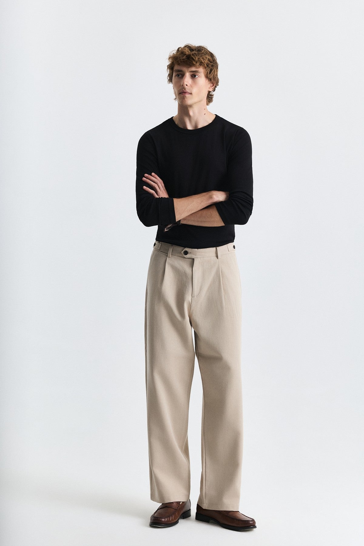 Relax Fit Pleated Pants