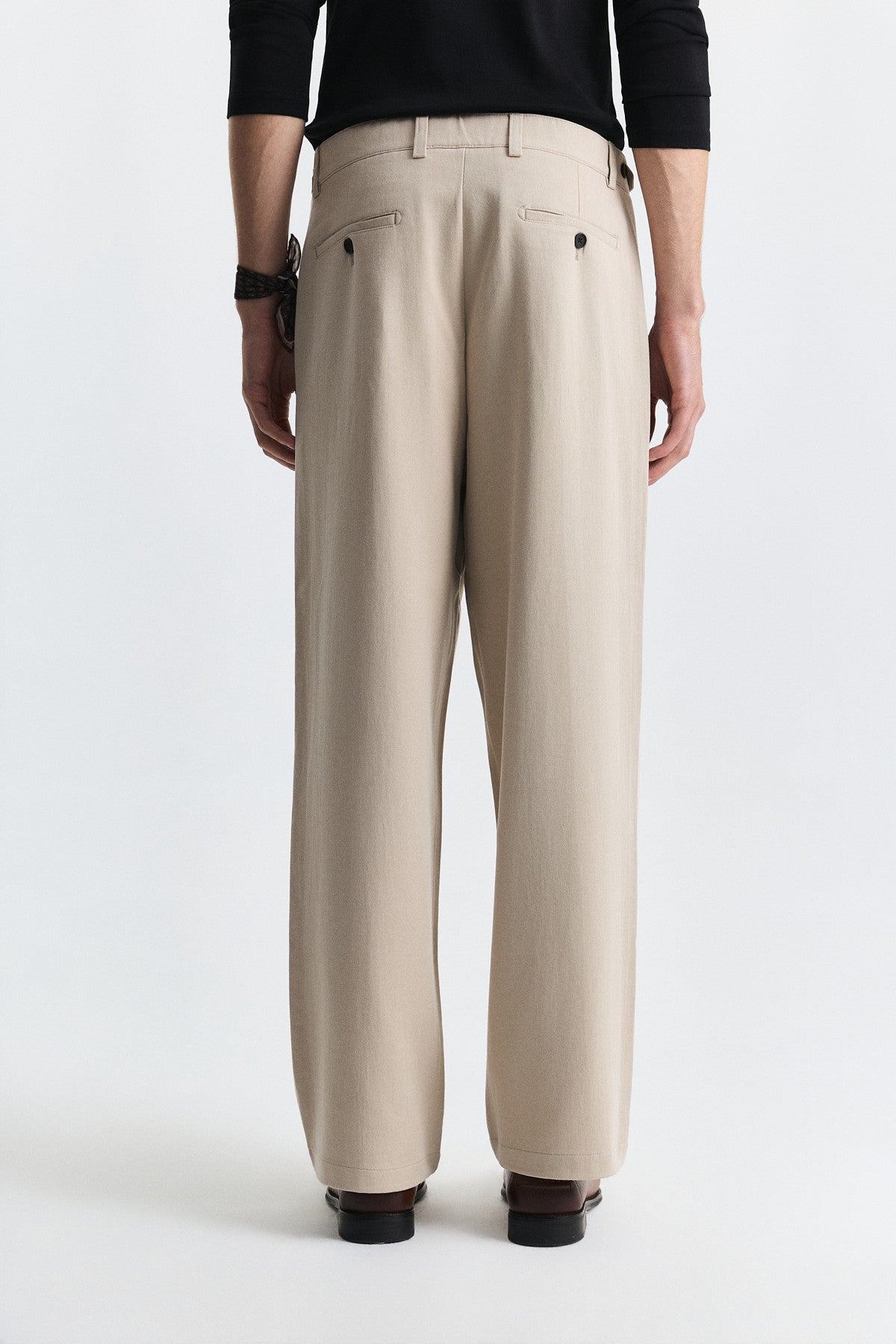Relax Fit Pleated Pants