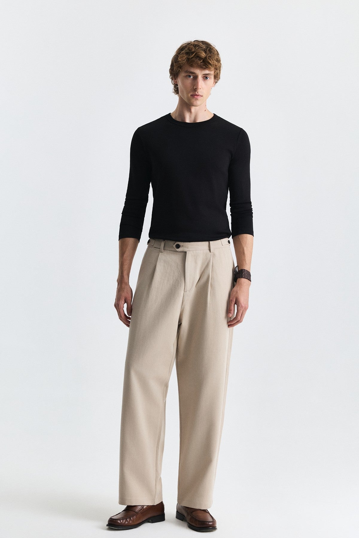 Relax Fit Pleated Pants
