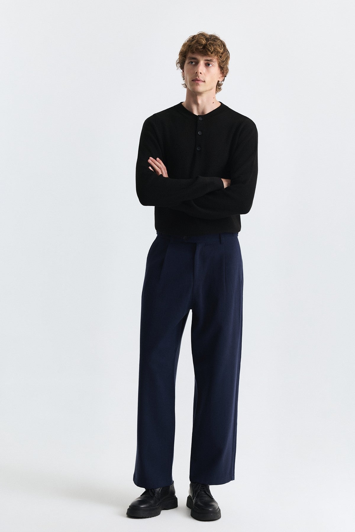 Relax Fit Pleated Pants