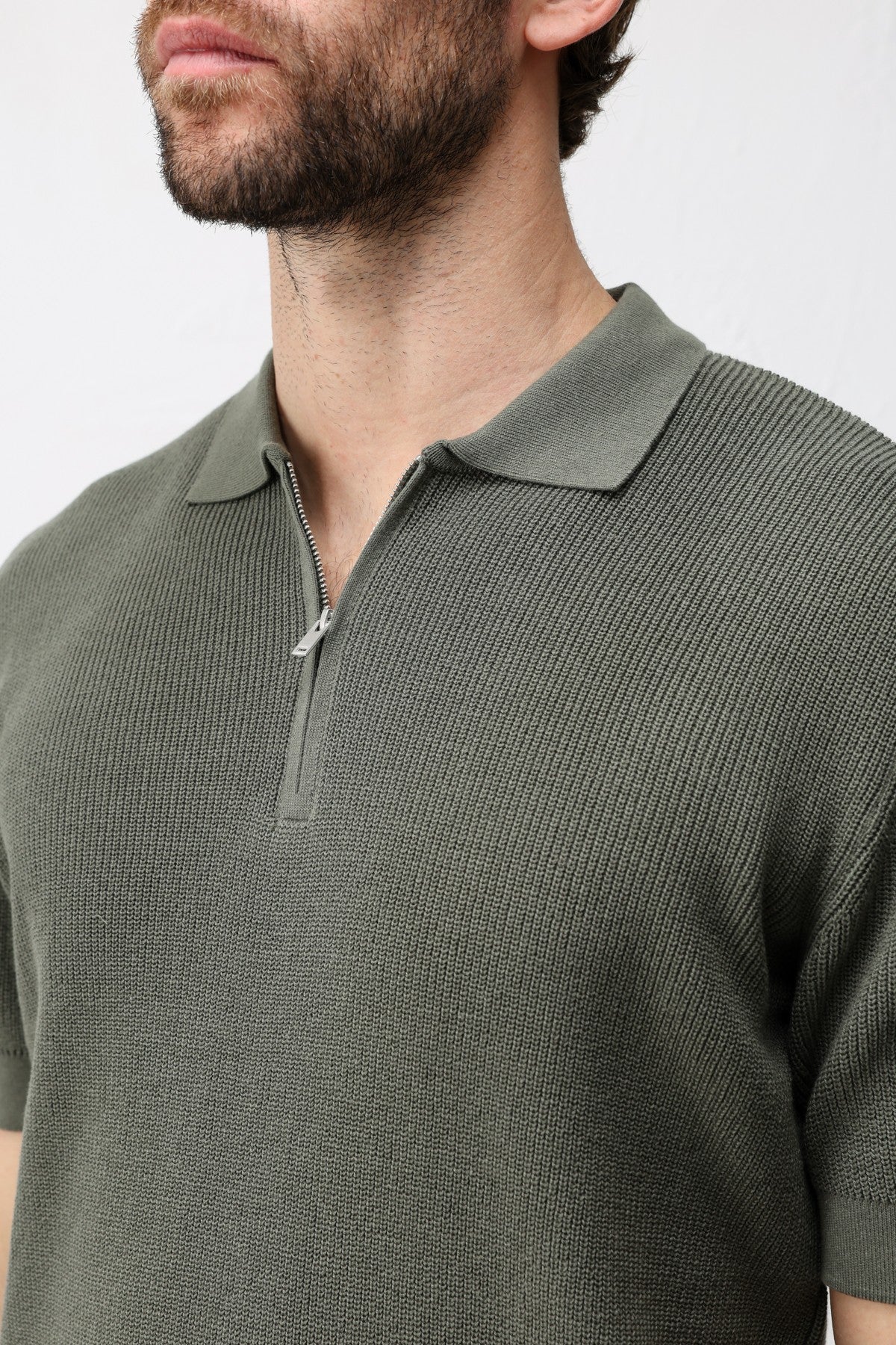 Antioch Comfort Slim Men's Zipper-Front Knit T-Shirt