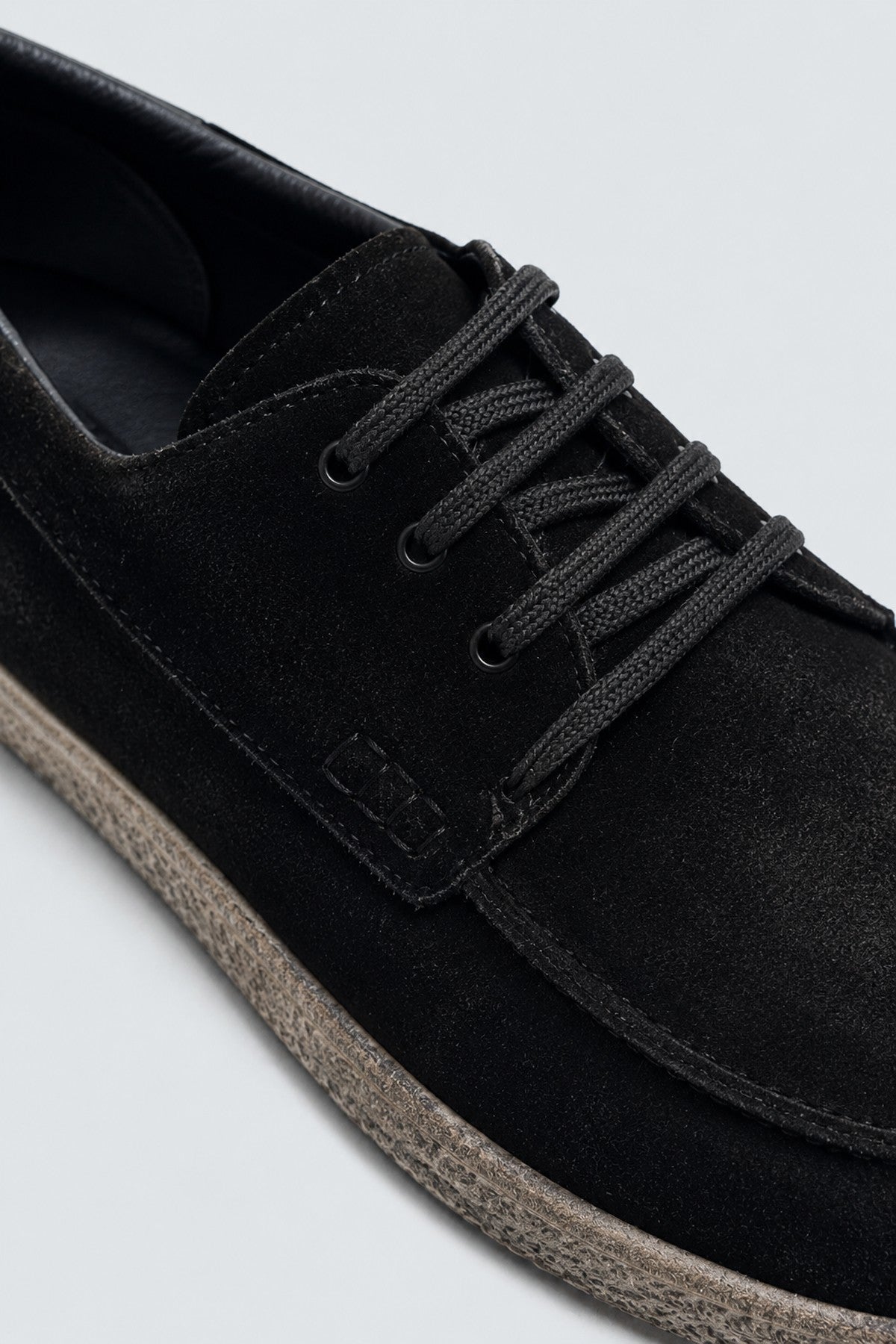 Contrast-Based 100% Suede Sneaker