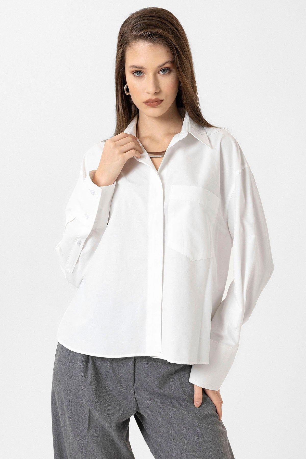 Antioch Women's Basic Poplin Shirt