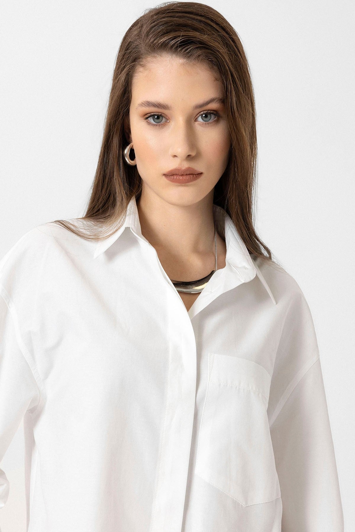 Antioch Women's Basic Poplin Shirt