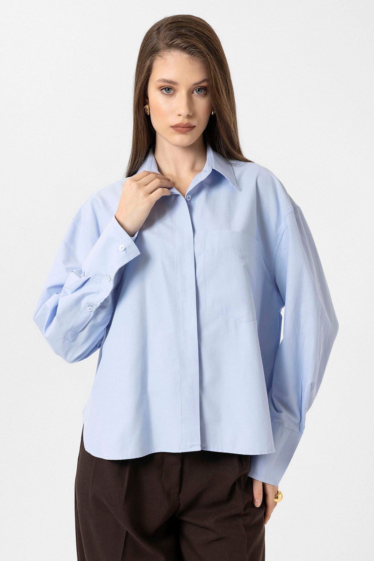Antioch Women's Basic Poplin Shirt