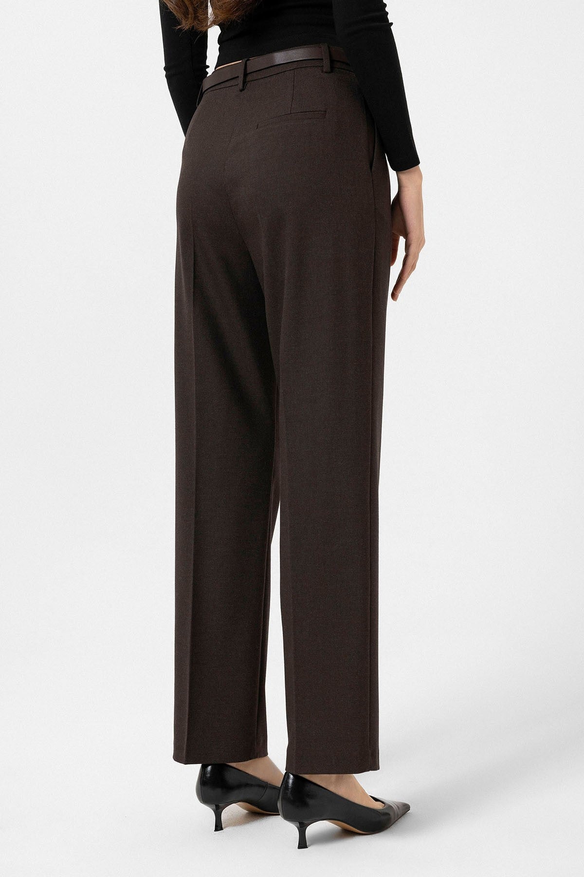 Antioch Women's High-Waisted Pleated Pants