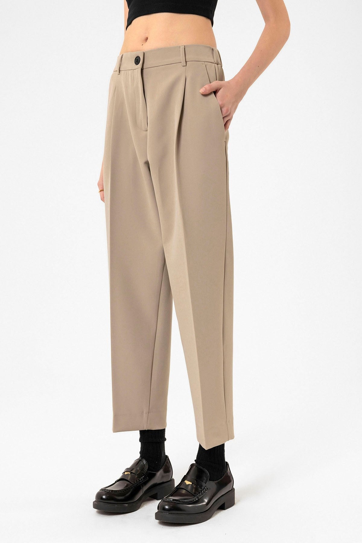 Antioch Women's High-Waisted Straight-Fit Cropped Pants