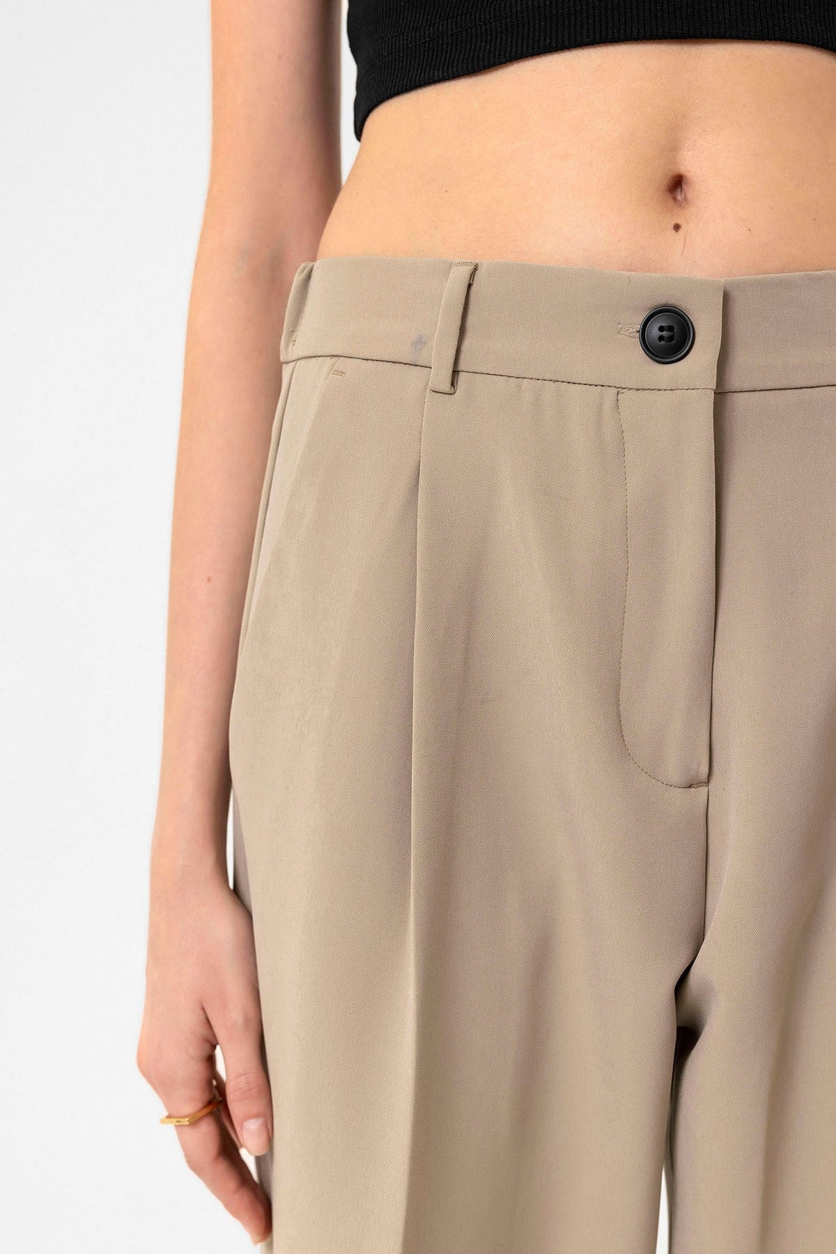 Antioch Women's High-Waisted Straight-Fit Cropped Pants
