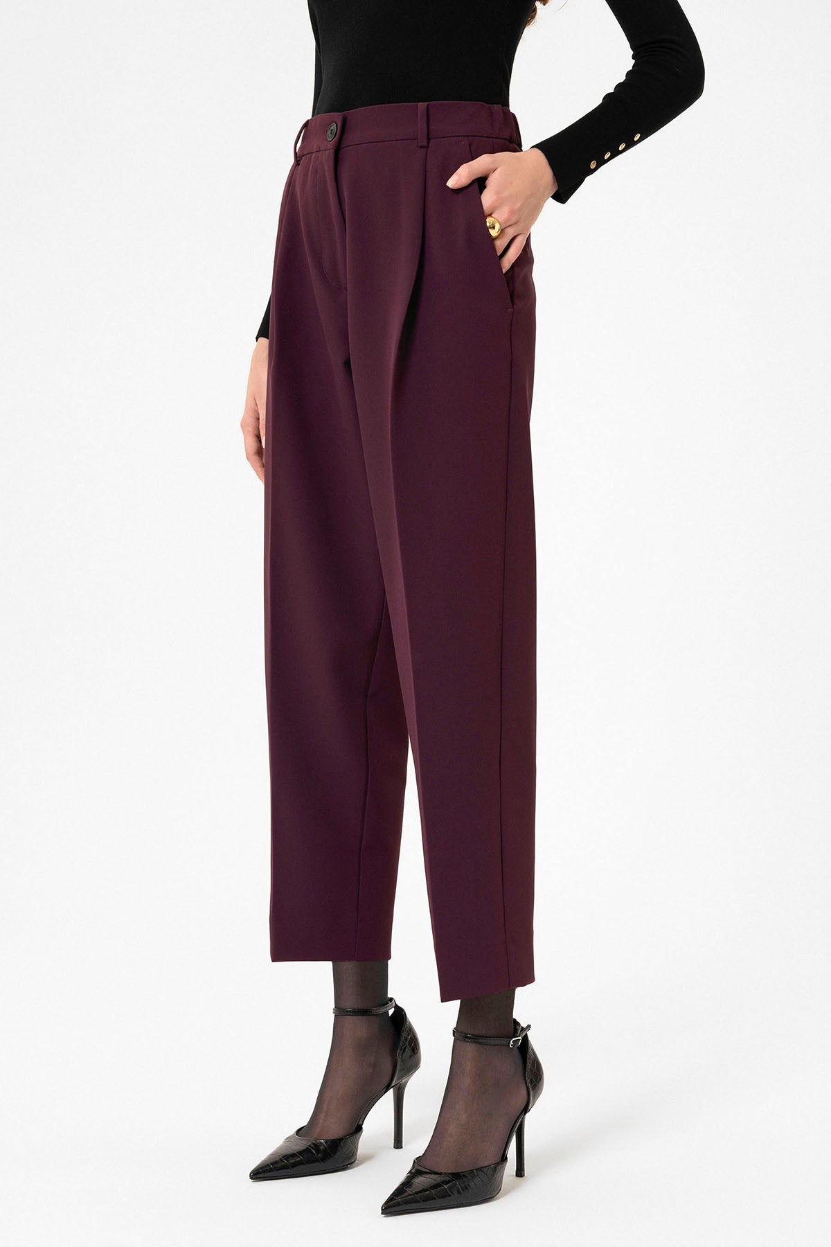 Antioch Women's High-Waisted Straight-Fit Cropped Pants