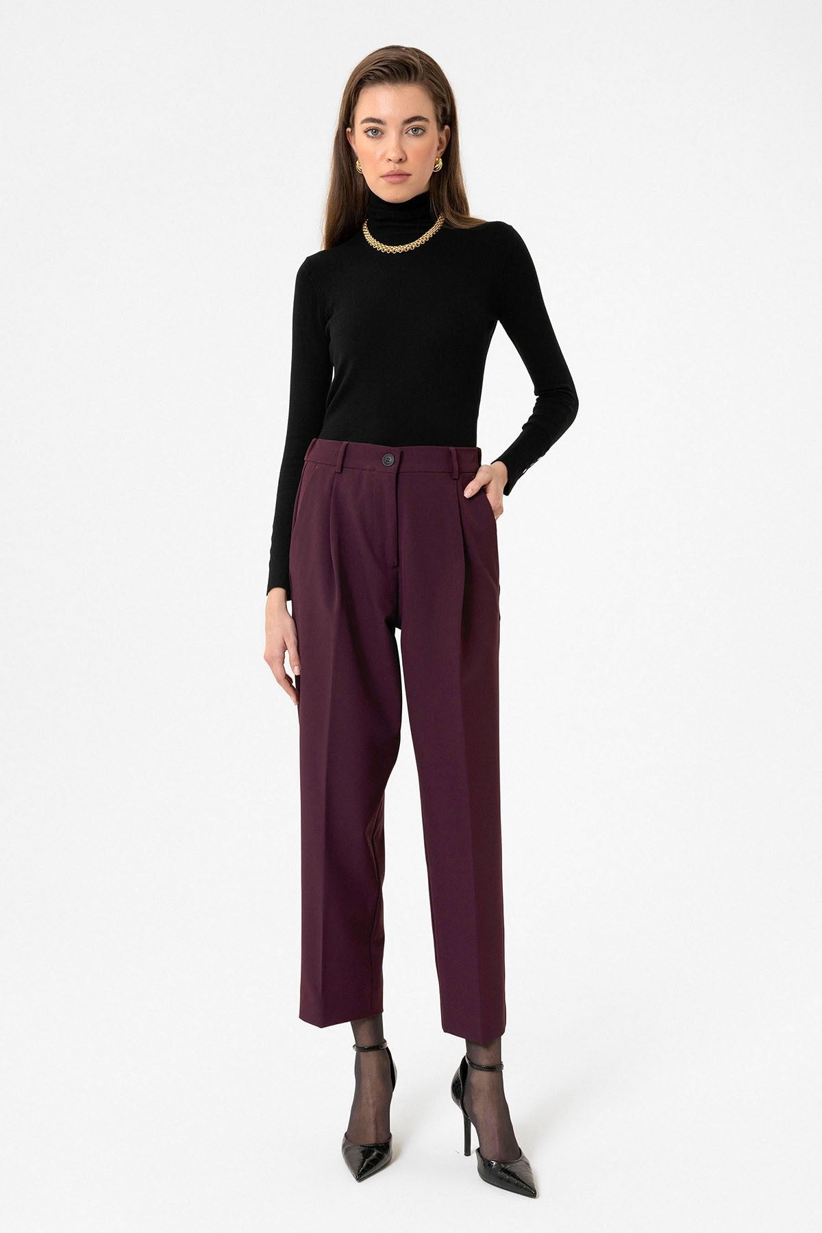 Antioch Women's High-Waisted Straight-Fit Cropped Pants