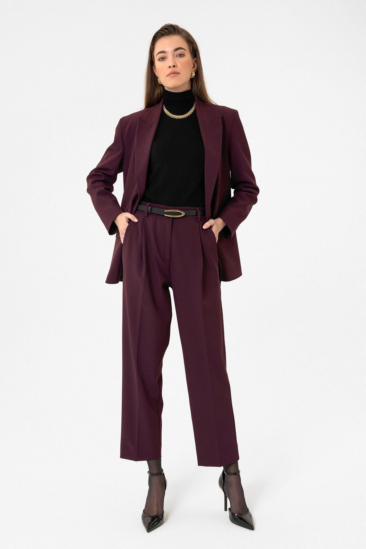 Antioch Women's High-Waisted Straight-Fit Cropped Pants