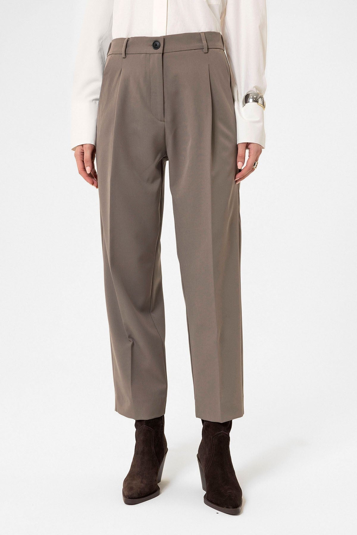 Antioch Women's High-Waisted Straight-Fit Cropped Pants
