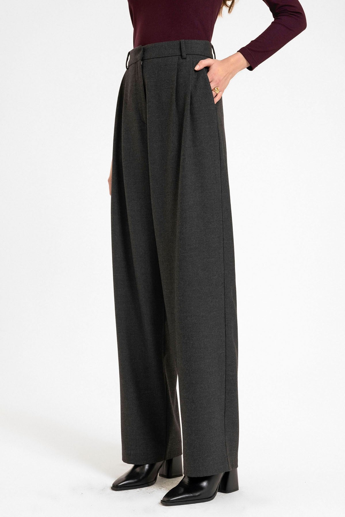 Women's High-Waisted Pants with Seam Details, Straight Fit