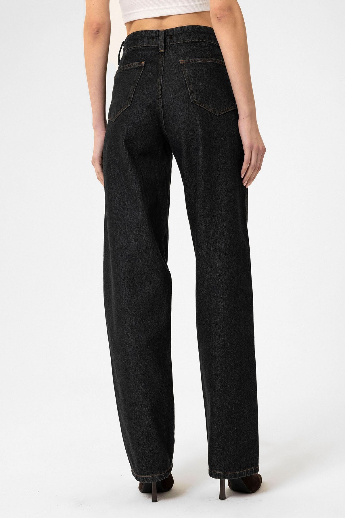 Antioch Women's High-Waisted Jeans