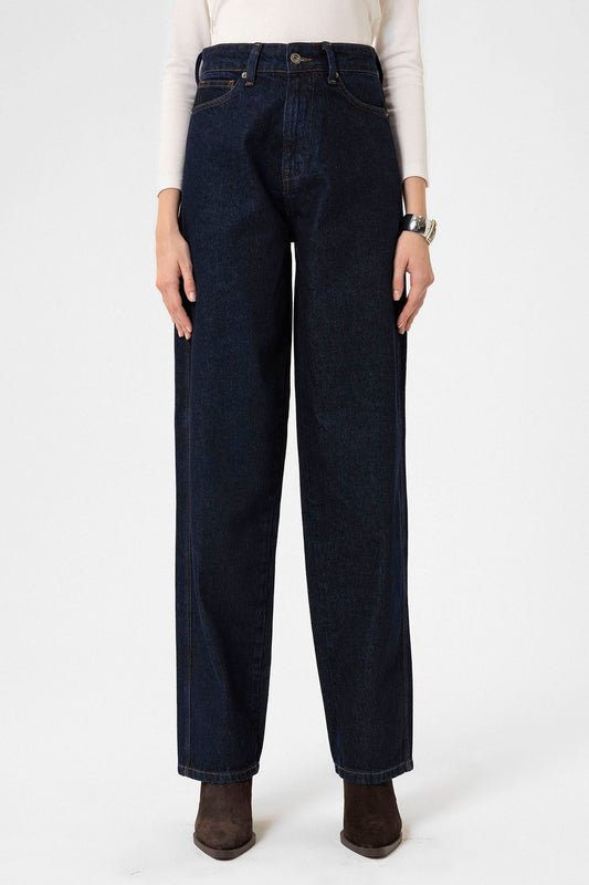 Antioch Women's High-Waisted Jeans