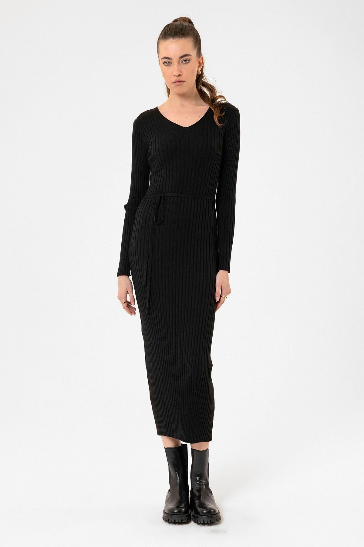 Antioch Women's Ribbed Midi Knit Dress