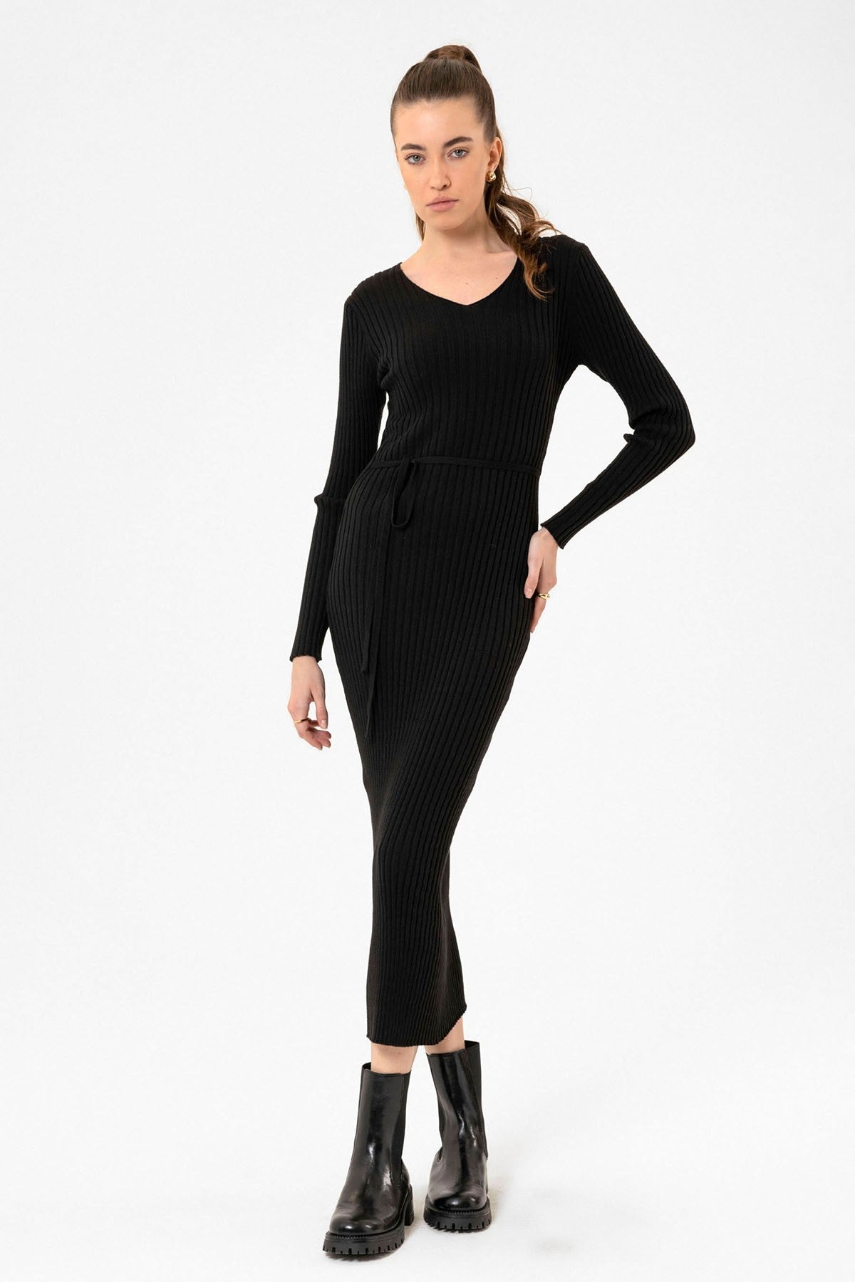 Antioch Women's Ribbed Midi Knit Dress