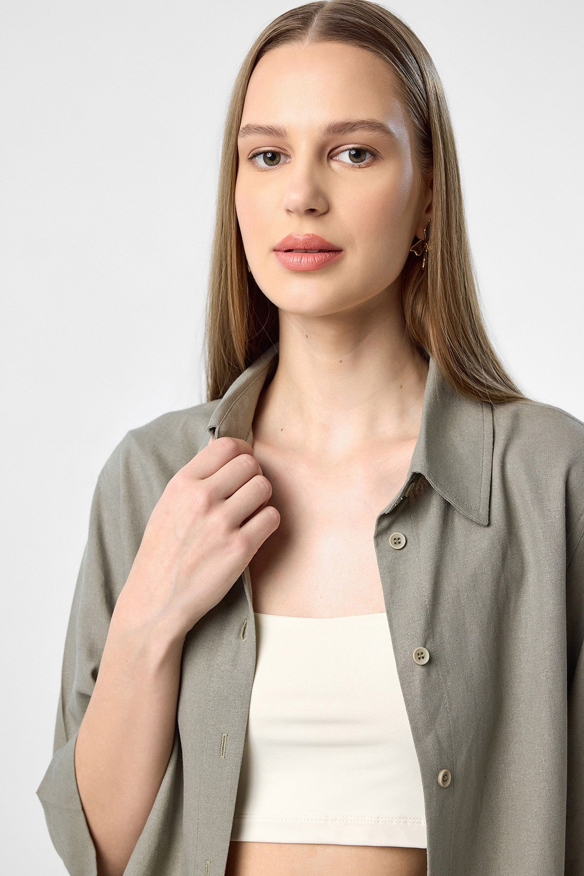 Antioch Women's Linen-Blend Shirt