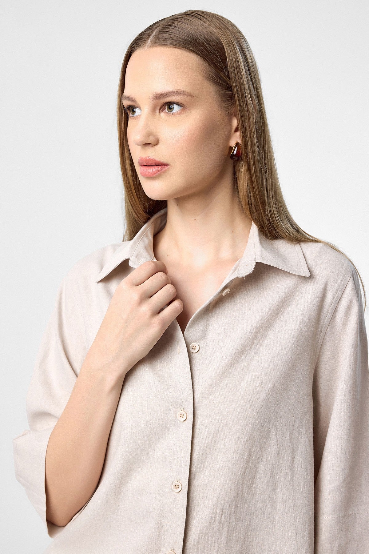 Antioch Women's Linen-Blend Shirt
