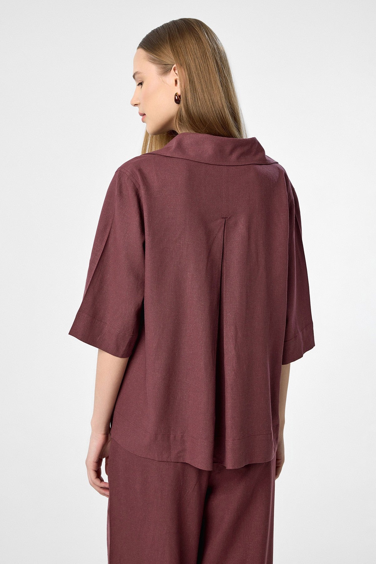 Antioch Women's Linen-Blend Shirt