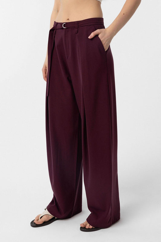 Antioch Women's Arched-Waist Pleated Pants
