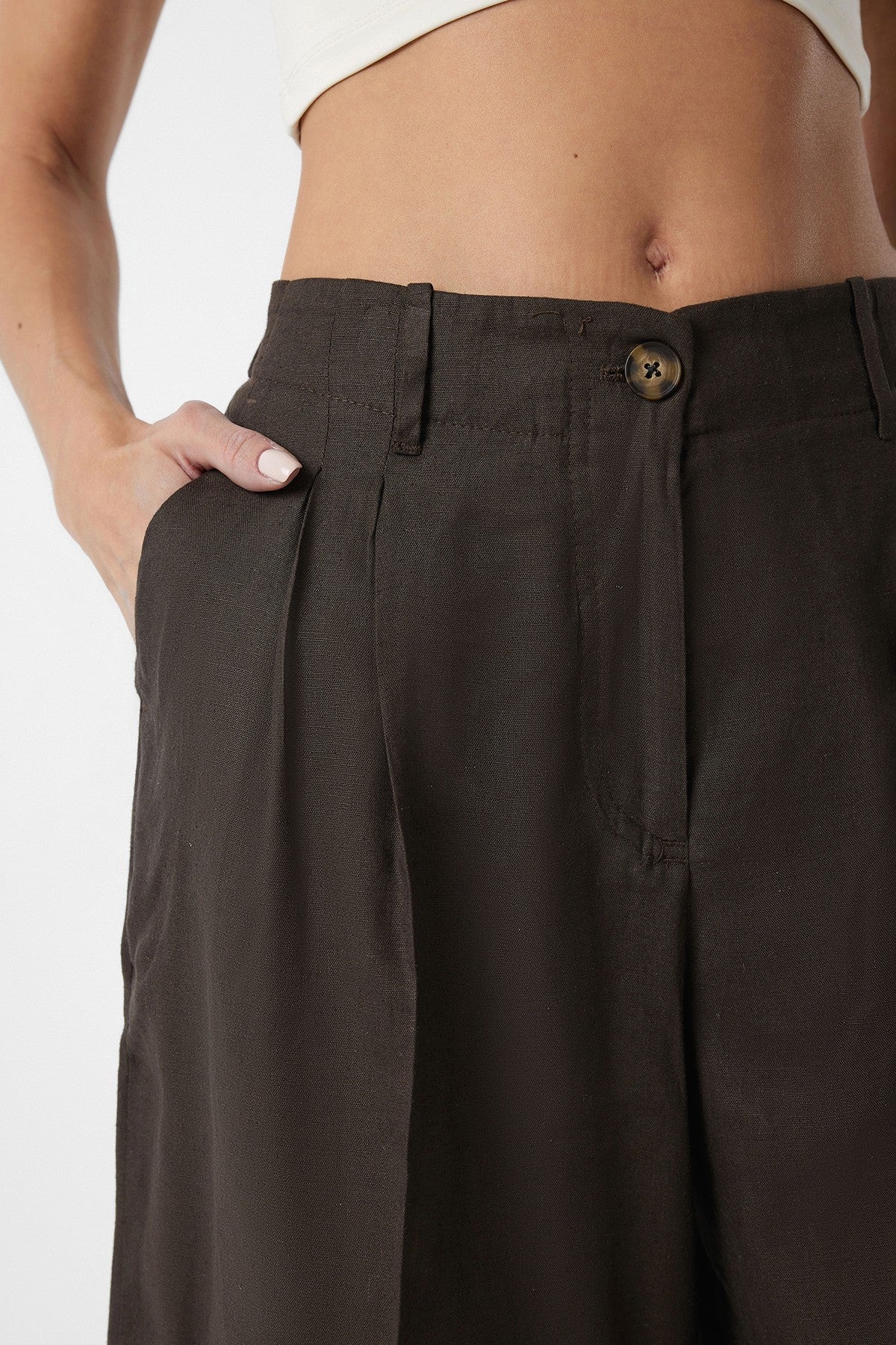 Antioch Women's Bermuda Shorts with Linen Blend