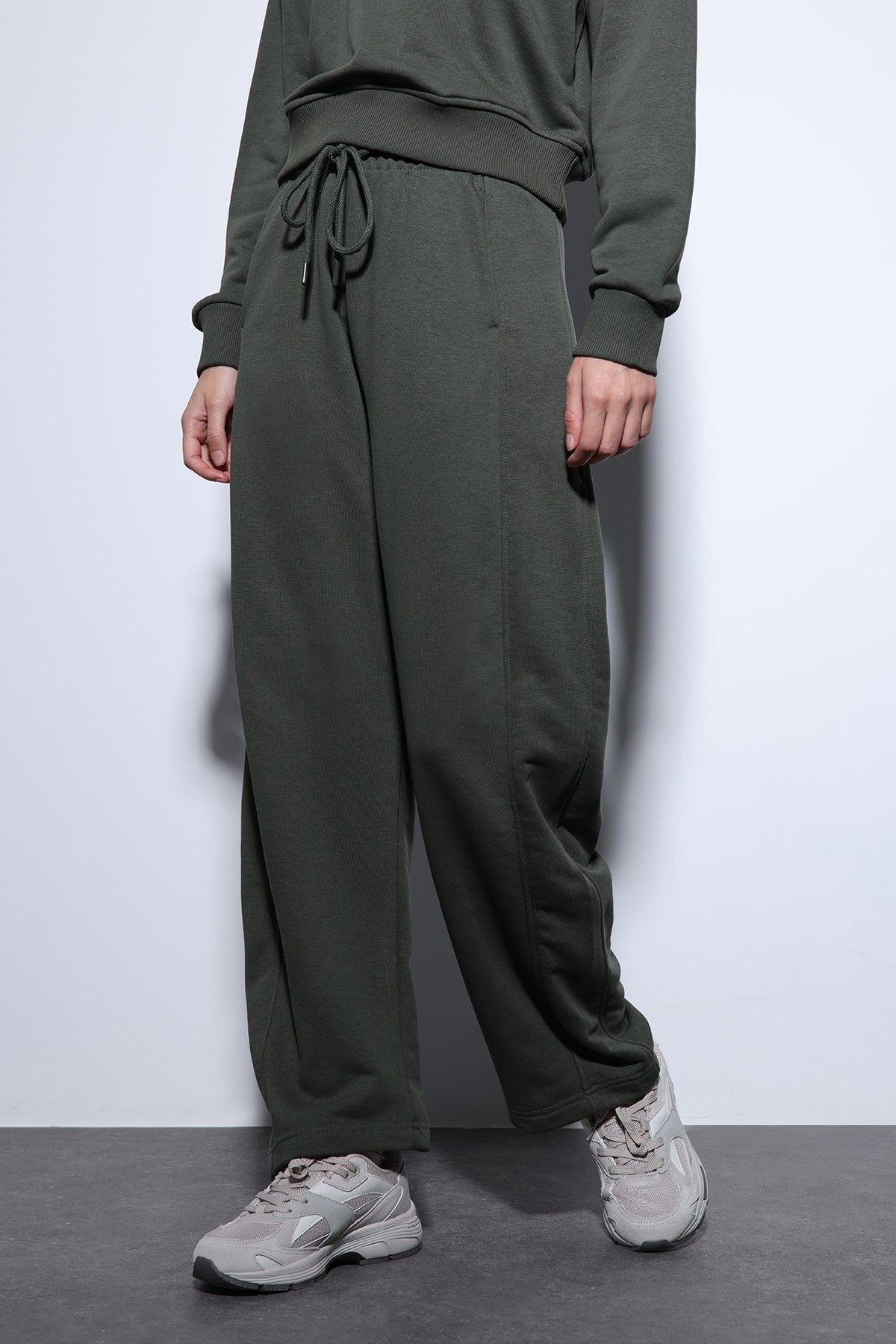 Antioch Basic Straight-Leg Women's Sweatpants