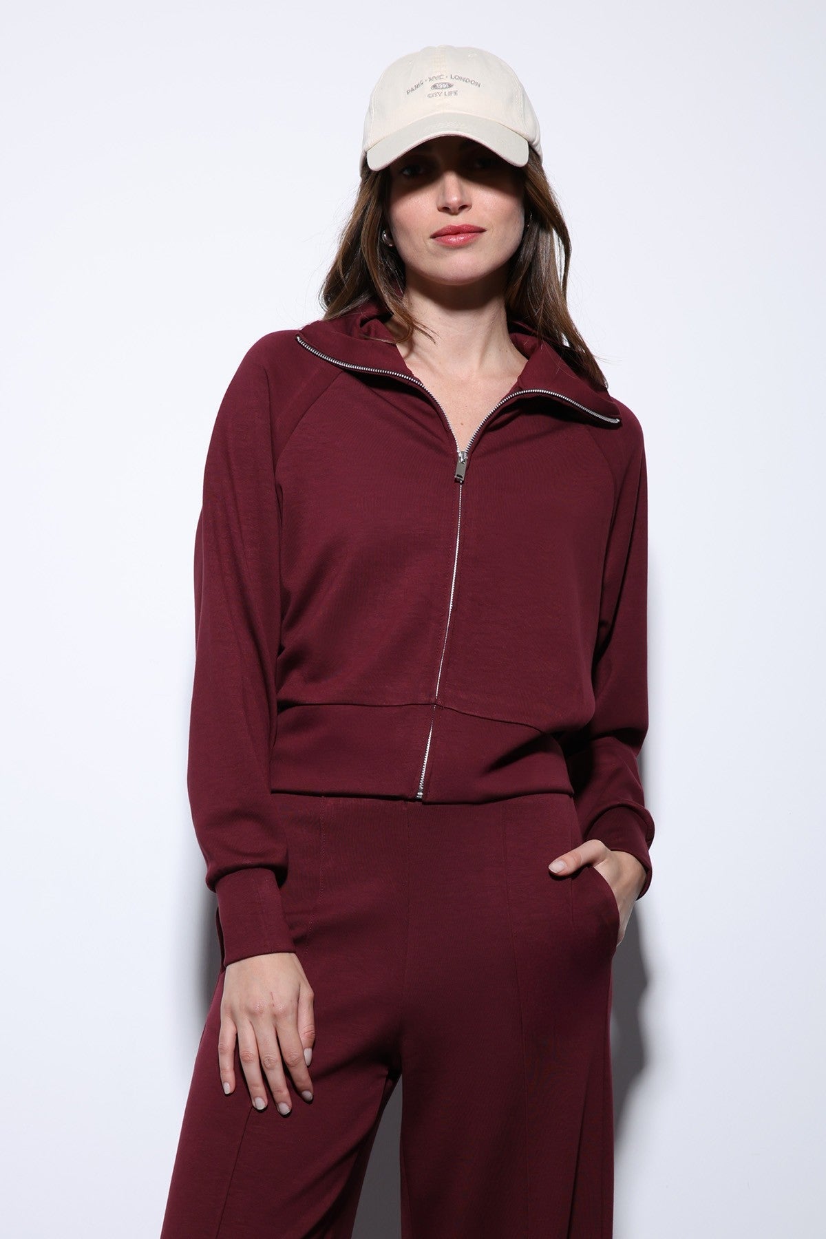 Antioch Women's Zipper Sweatsuit Set