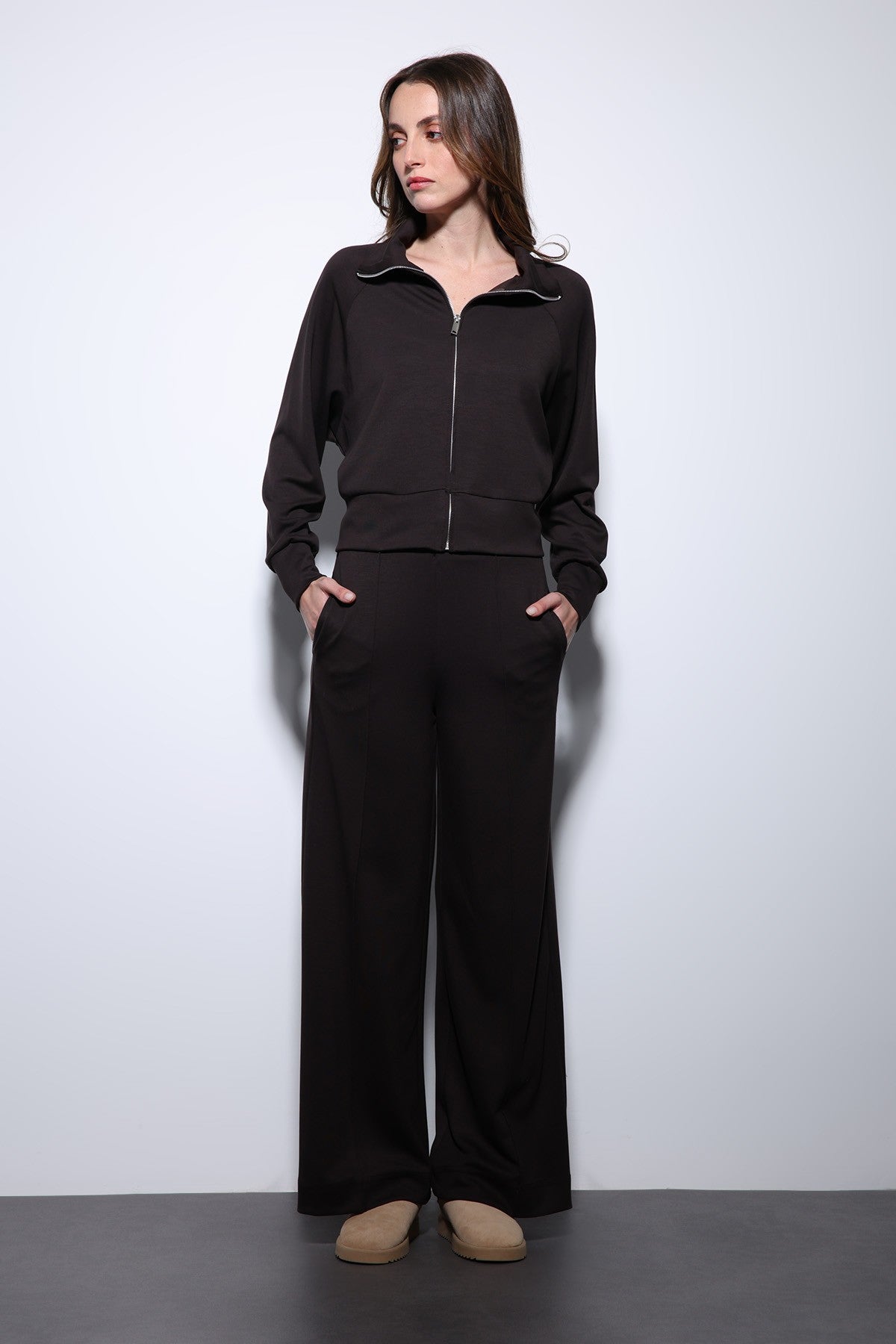 Antioch Women's Zipper Sweatsuit Set