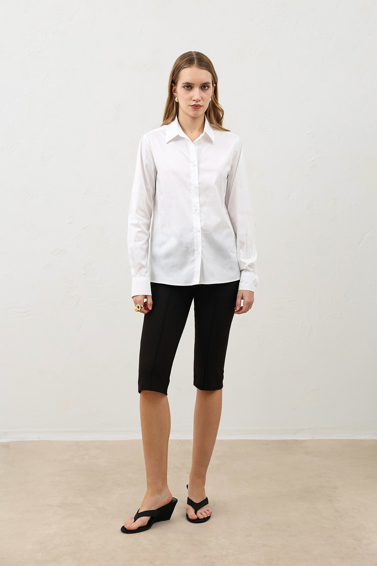 Antioch Basic Slim Fit Women's Shirt