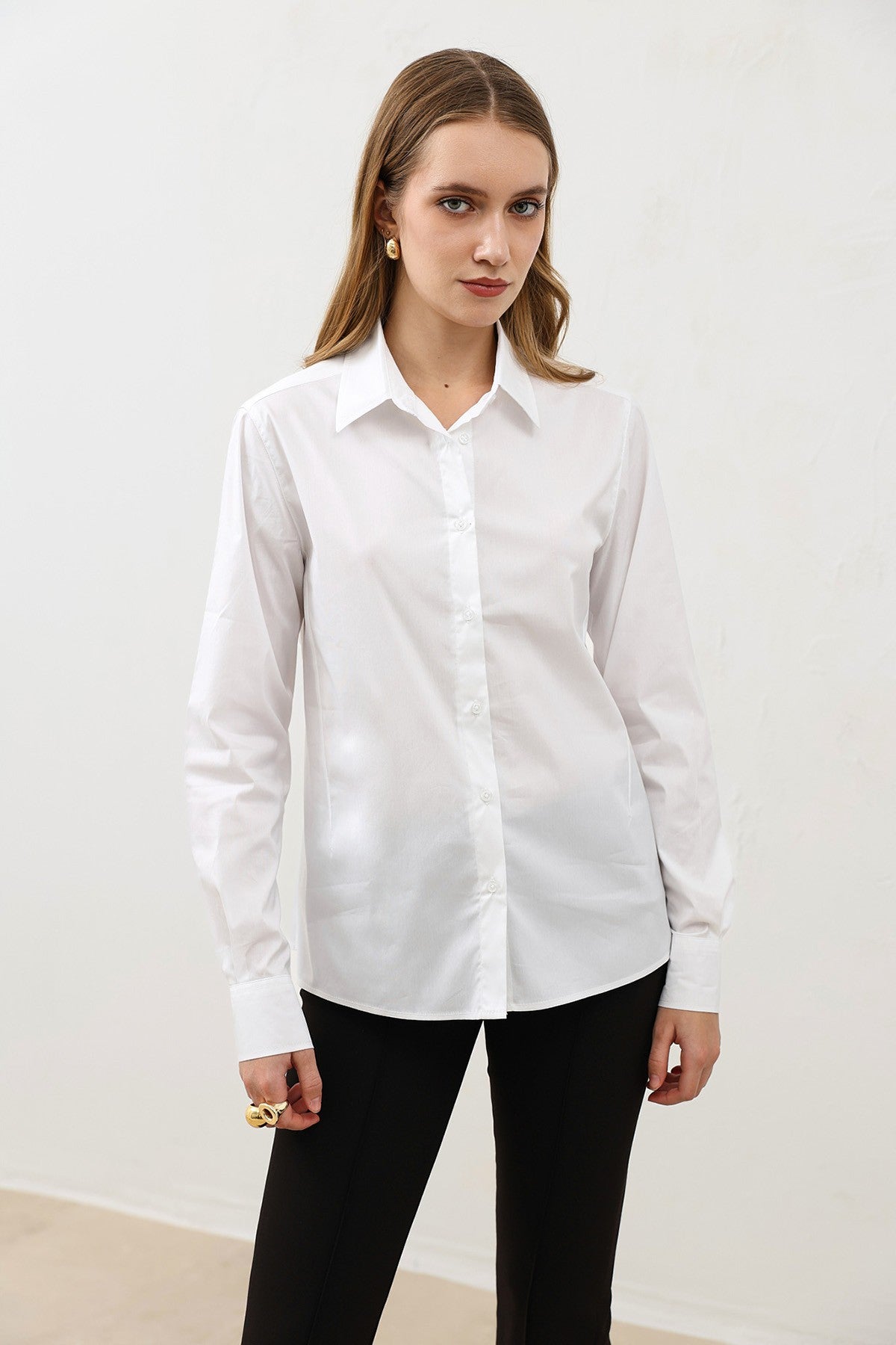 Antioch Basic Slim Fit Women's Shirt