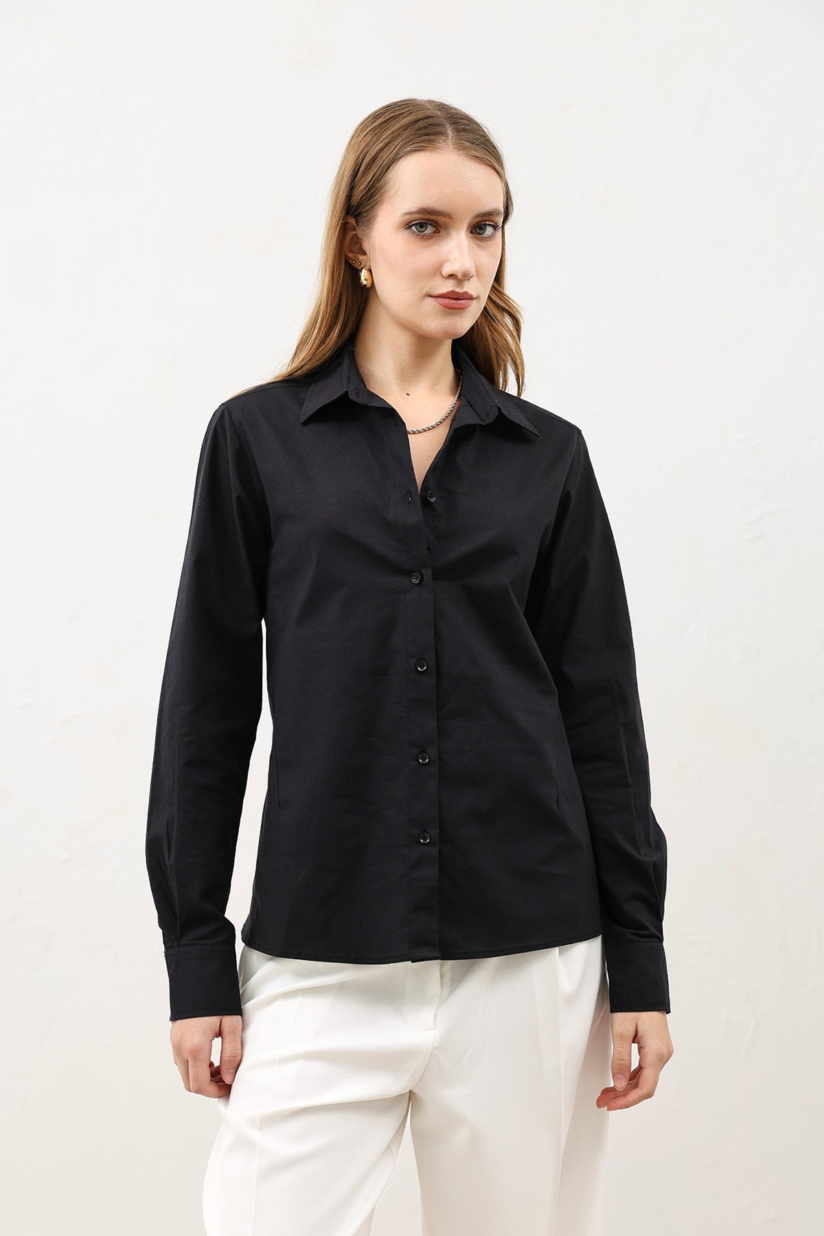 Antioch Basic Slim Fit Women's Shirt