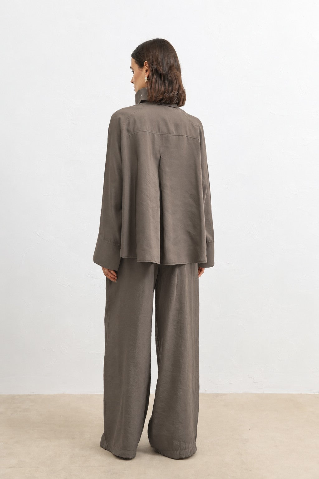Women's Shirt with a Special Stand-Up Collar