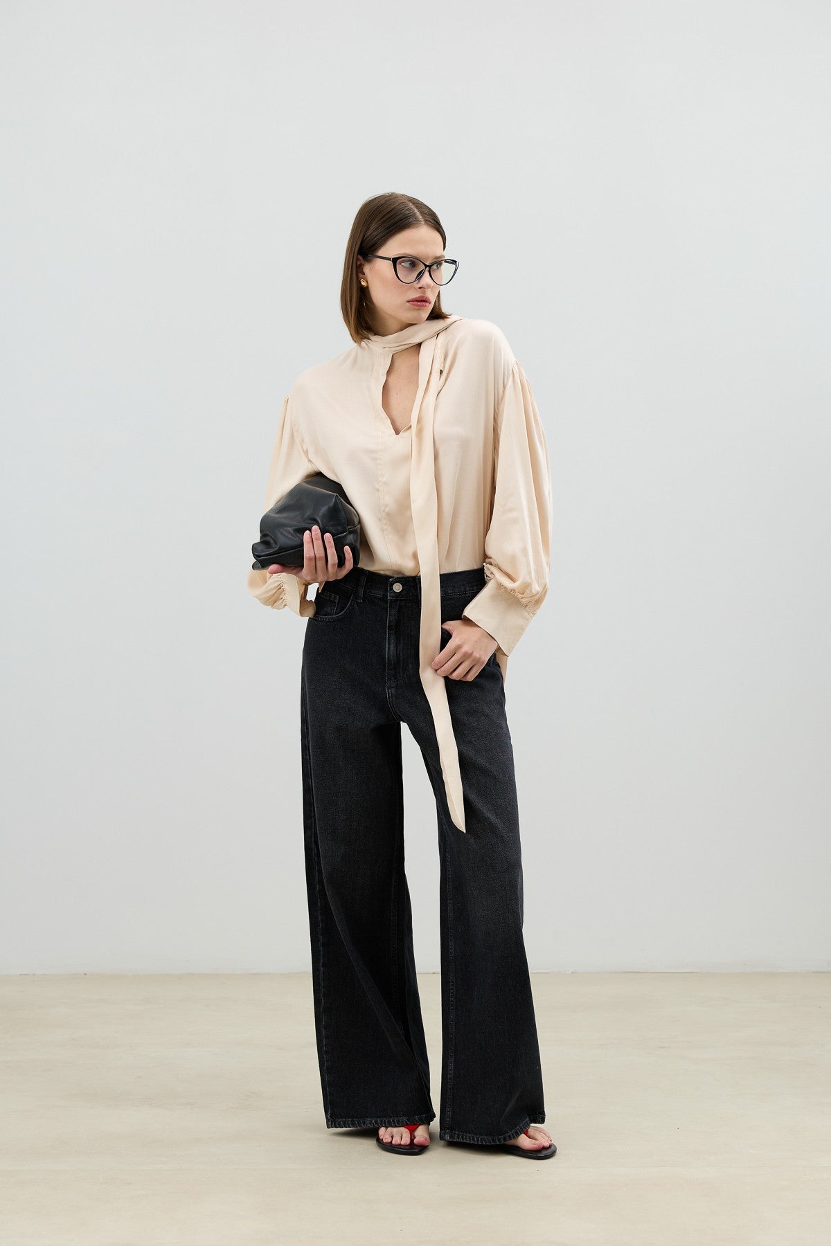 Antioch Bow-Tied Flowy Women's Blouse