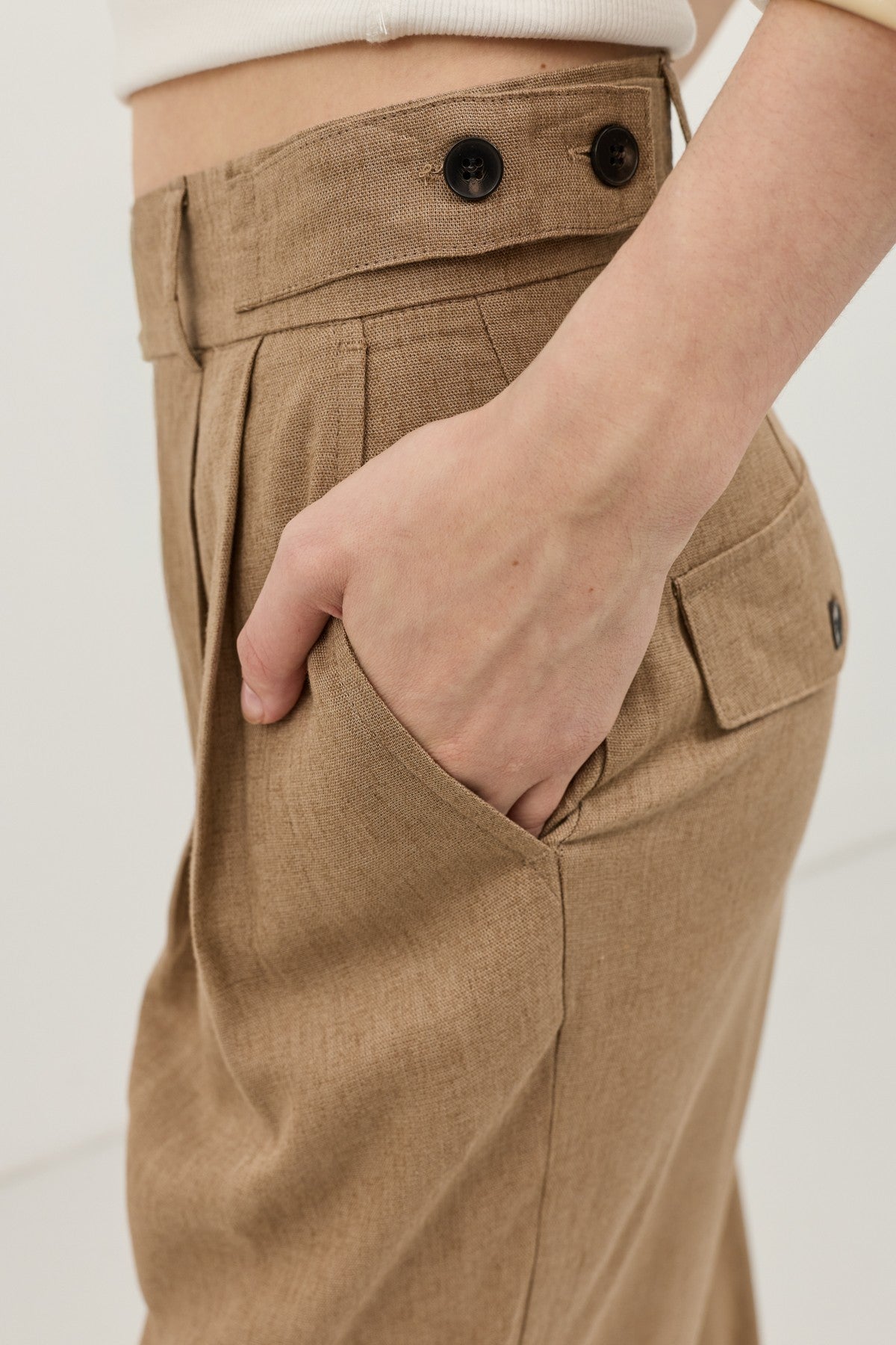 Women's Pleated Pants with Linen Blend