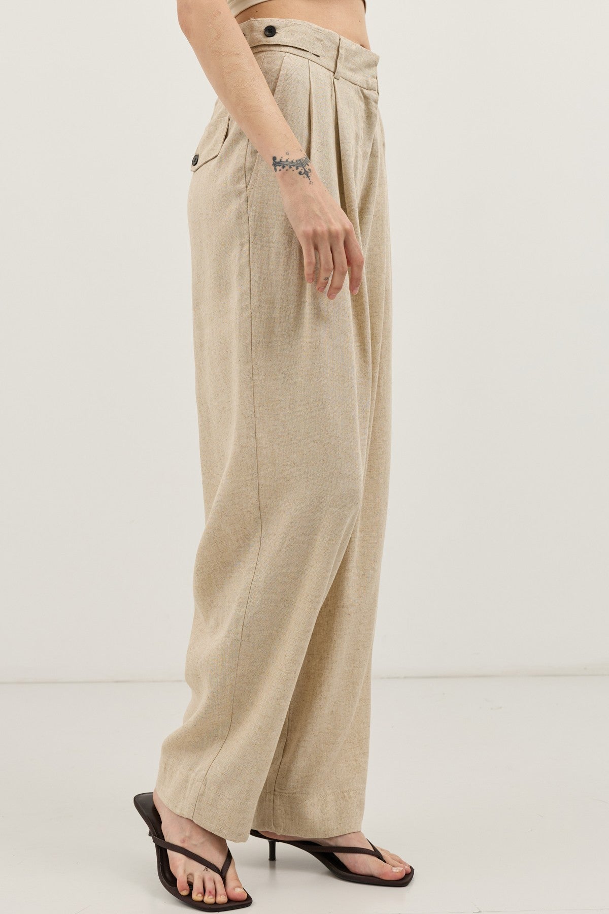 Women's Pleated Pants with Linen Blend